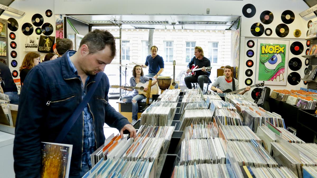 Fortführung ungewiss Bangen um Grazer Platten Institution Inandout in